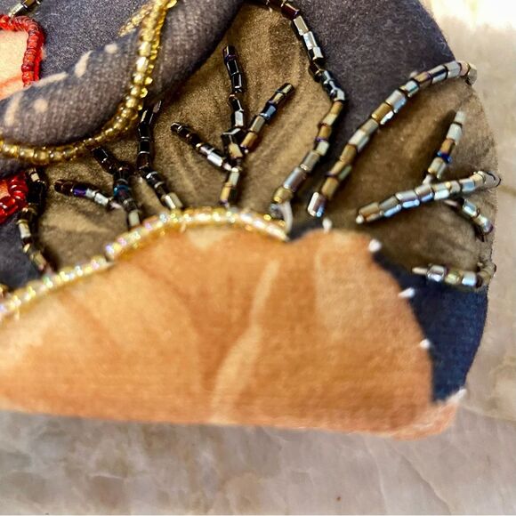 Floral Embroidered Women's Bag - Picture 4 of 12